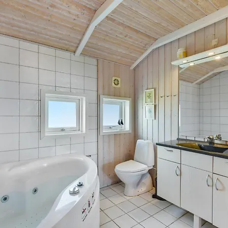 Amazing In With 3 Bedrooms, Sauna & Wifi *