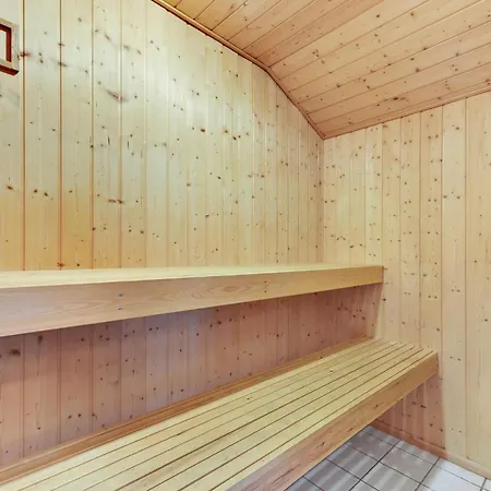 Amazing In With 3 Bedrooms, Sauna & Wifi