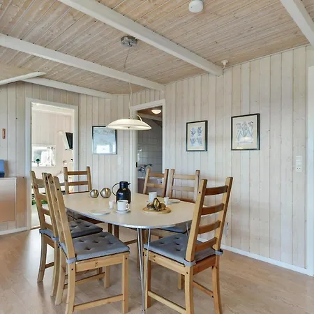 Amazing In With 3 Bedrooms, Sauna & Wifi Ferienhaus